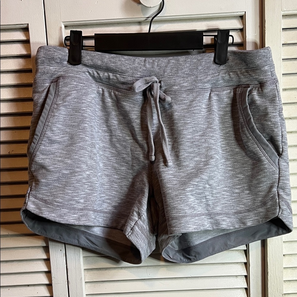 Athleta Light Gray Techie Terry Shortie Sz Medium